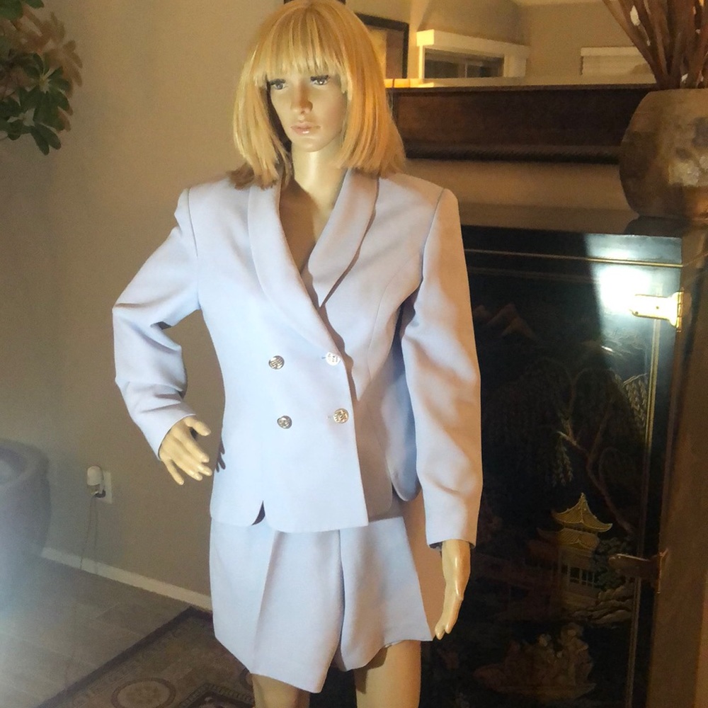 Albert Nipon Shorts Suit. - image 1